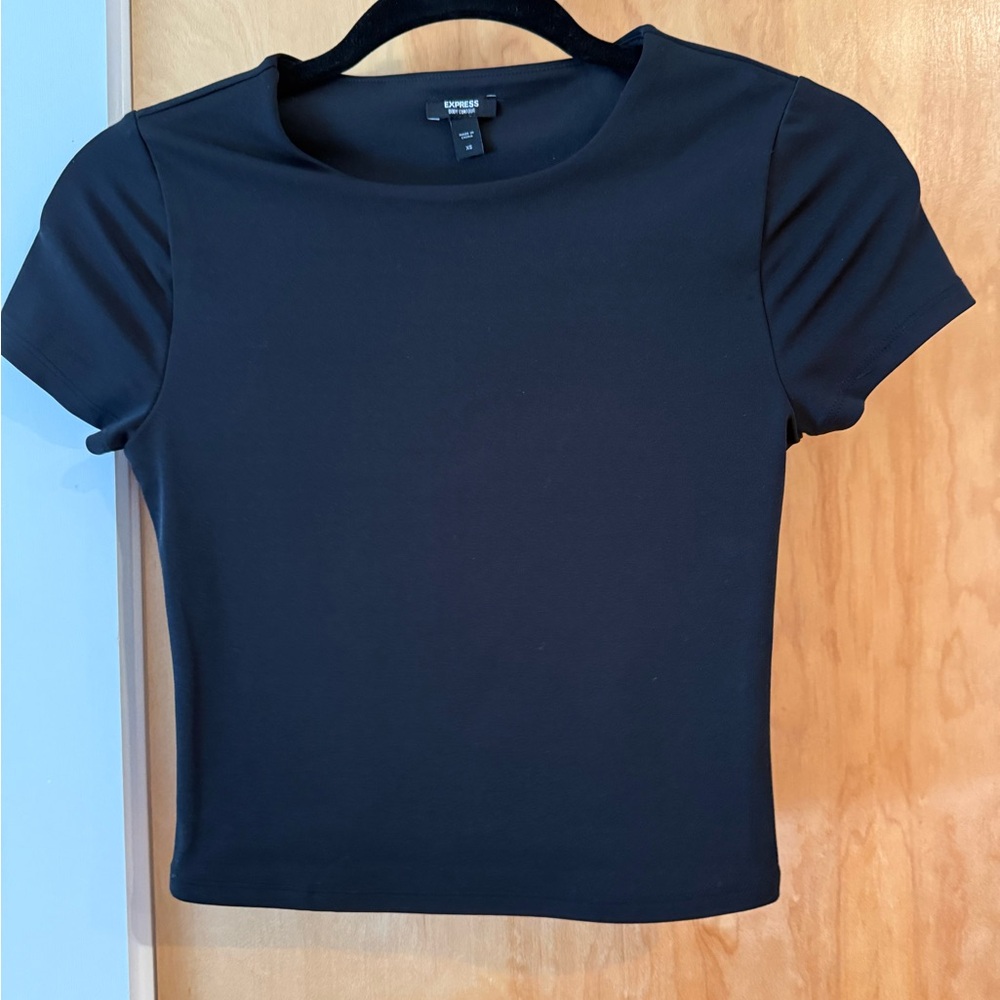 SET - Express Black and White Short Sleeve Crewneck Tops